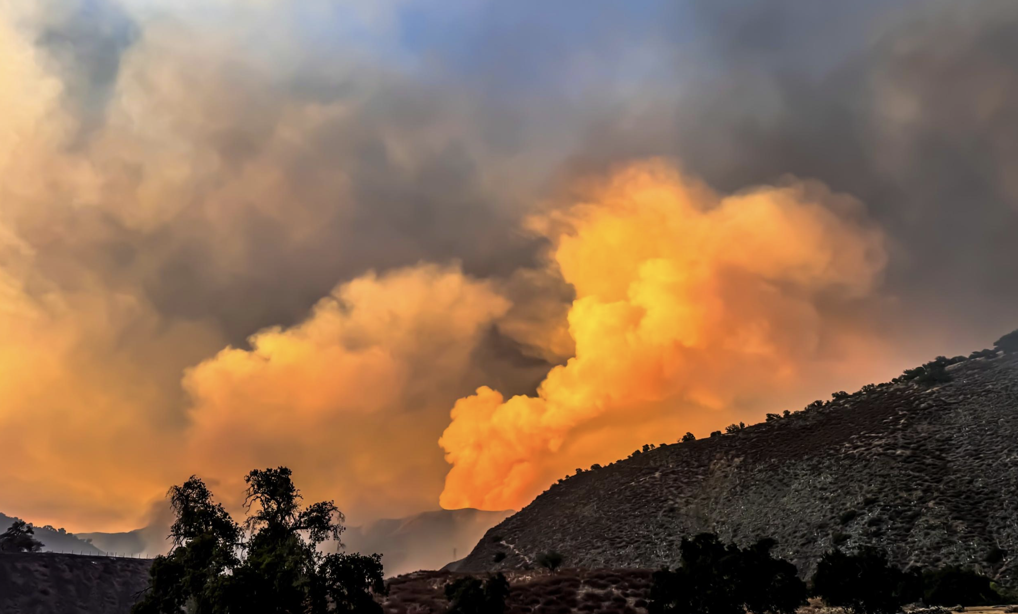 Gifford fire smoke cloud 2025